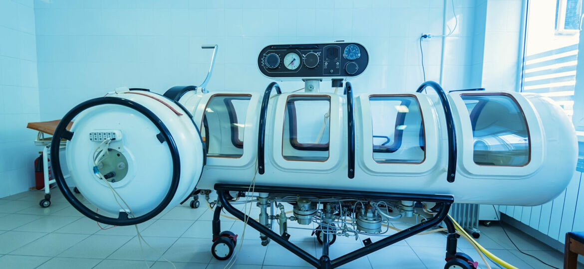 Hyperbaric oxygen therapy chamber tank